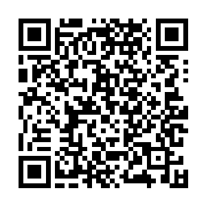 一道璀璨的白金色光辉便以极快的速度从他掌心激荡而出二维码生成