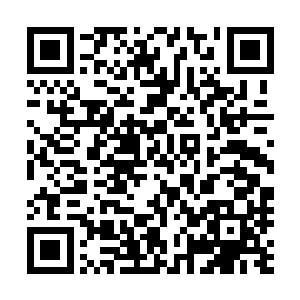 上心小姐还准备了大批礼物让我带出来给你和其它几位叔伯二维码生成