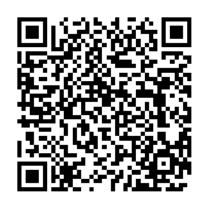 两辆装甲车已经在极短的时间里完成了对自身威胁最大的开阔地冲击二维码生成