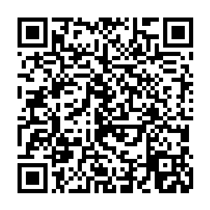 他们三个人却眼睁睁的看着那血流不止的秦方居然一把将匕首给拔了出来二维码生成