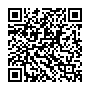 他知道用什么样的站姿和动作才能将自己的威严之气显露到极致二维码生成
