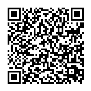 令他绝望的是不管是上坡还是下坡龙战的武器一直都稳稳的架在他的脖子上二维码生成
