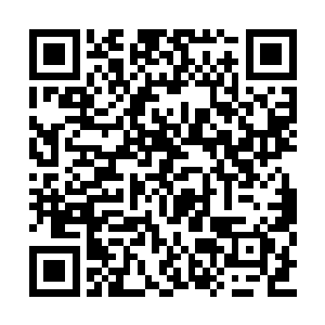 再次把方才拔出的四面绣花针般细小的金色小旗二维码生成