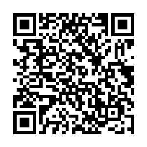 发现自己全身上下缠绕着输液管和不知道用途的电线二维码生成