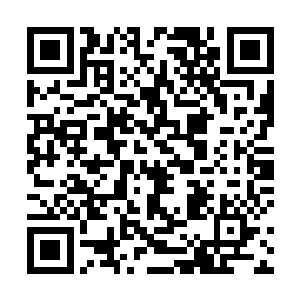 如同一个巨大无比的澡盆子的椭圆形深深如海般的池子二维码生成