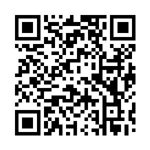 尼古拉斯从背后拿出了几张彩页的宣传册来二维码生成