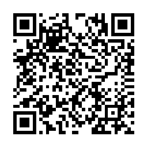 巴克也顺势就掏钱请叔伯们再把家宴摆大一些……二维码生成