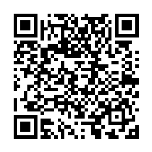 带着一阵阵璀璨的光花像螺旋钻一样的朝前方冲去二维码生成