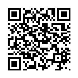 张生微笑从兜里掏出一张名片递给他二维码生成