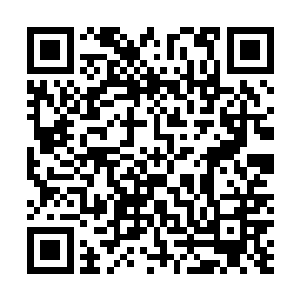 摸一下手都不可以吗这么小气我要是跟端木离那样亲了你二维码生成