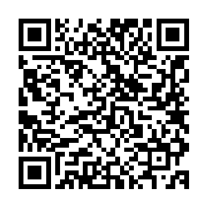 整整三天过去……江少游已经把他划分出来的区域搜索了三块二维码生成