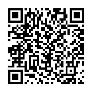 断裂成两半的尸体在灵磁之力推动向分别朝两侧飞了开去二维码生成