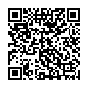 景横波很担心他会不会一气把面前一壶酒一口给干了二维码生成