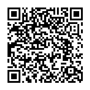 更不想因为住这么个破房子的问题而让他们真的以为自己必须巴在这里一样二维码生成