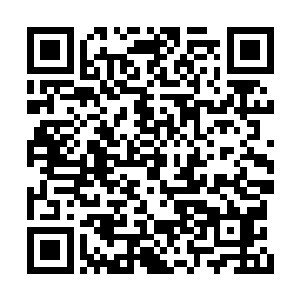 然后由研究院的警卫给他们的任务书上签一个字二维码生成