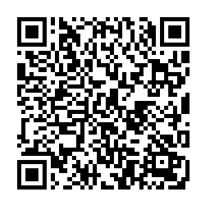 猎人首领蒙达兴奋指着小石堡外面围成一圈的十几个白色羊皮缝制的皮革帐篷二维码生成