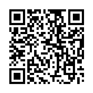 用手指轻轻的触碰了一下蟠桃的外皮二维码生成