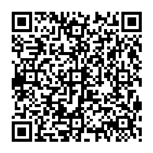 皮鞋亮得都可以当镜子照了……我都能通过你们的皮鞋看到女士们的裙底了啊……二维码生成