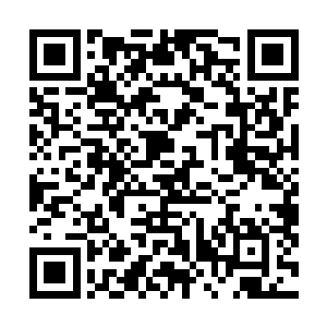 穿行沙漠快要渴死的旅人终于喝到了甘甜彻骨的泉水一样二维码生成