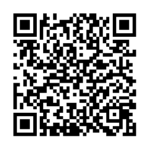 紧皱的眉头令休息室里他的亲属们也都不敢大声说话二维码生成