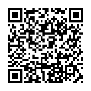 老头子探手抓住令牌瞅了一眼脸上满是痛苦之色二维码生成