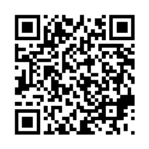而且他也可以用刀砍伐一些细小的树枝二维码生成