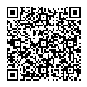 自己就旁若无人的在那个陈经理躲在玻璃办公室里穿透的仇恨眼光中大摇大摆出去了二维码生成