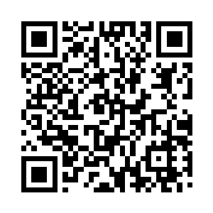 荣光用一种反握匕首的手势握着球拍把手二维码生成