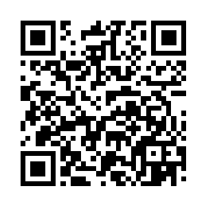 街对面楼上咖啡厅里的林思雨和谭笑笑二维码生成