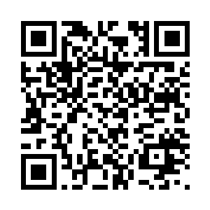 轻轻的抚摸着嘉宝的帽子――没办法二维码生成