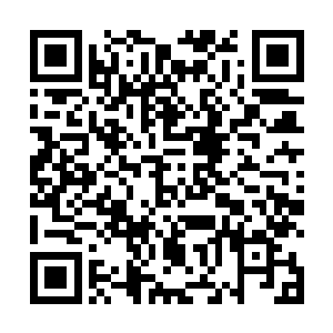 这恐怕是他在大庭广众之下写诗写得最为干脆的一次了二维码生成