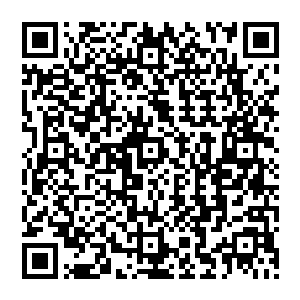 这时候距离这别墅不算很远的住宅区里面有拿高倍摄影机冲这边摄影的人也是猛的瞪大了眼睛二维码生成