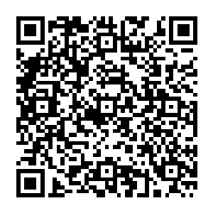 魔族男爵甚至身不由己的开始被那些金属骨骼和金属骨架带动着在那个大支架上面走起路来二维码生成